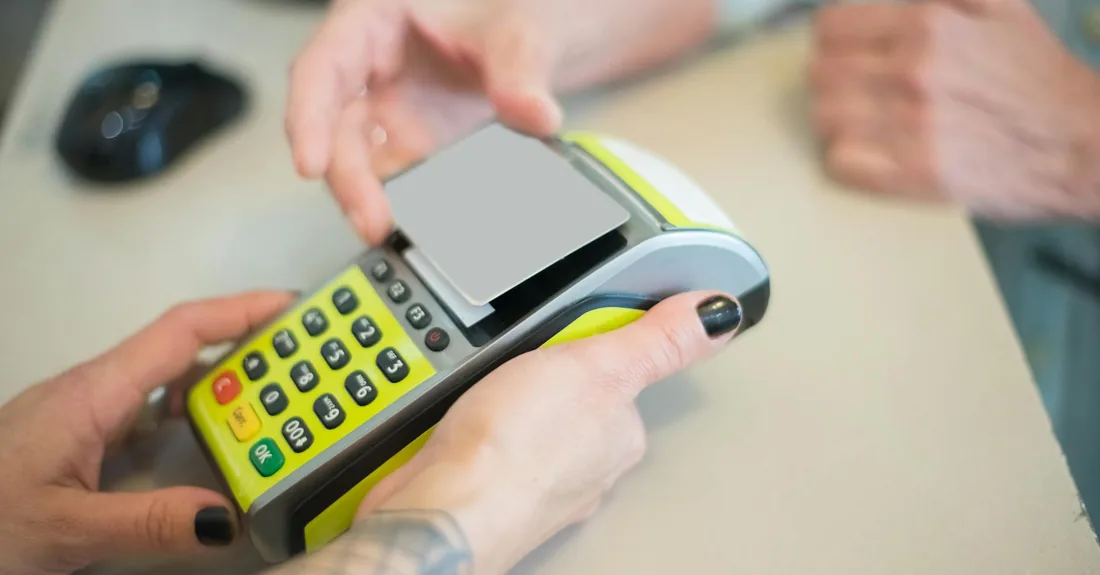 payment terminal hands HORECA Belgique